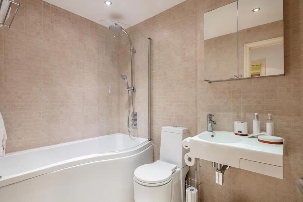 1 Bedroom Flat With Free Parking London Exterior photo