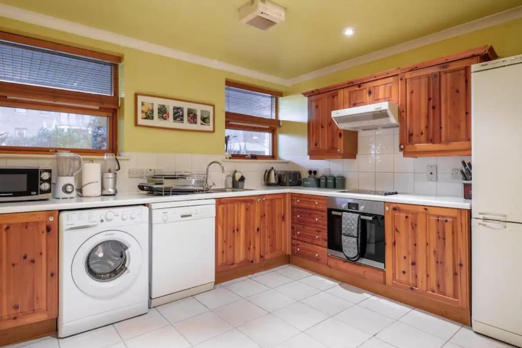 1 Bedroom Flat With Free Parking London Exterior photo