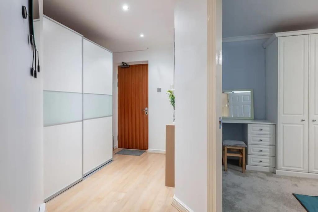 1 Bedroom Flat With Free Parking London Exterior photo