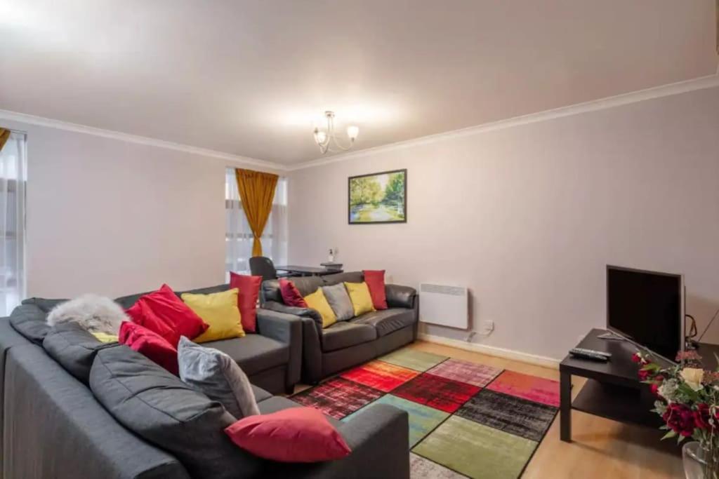 1 Bedroom Flat With Free Parking London Exterior photo
