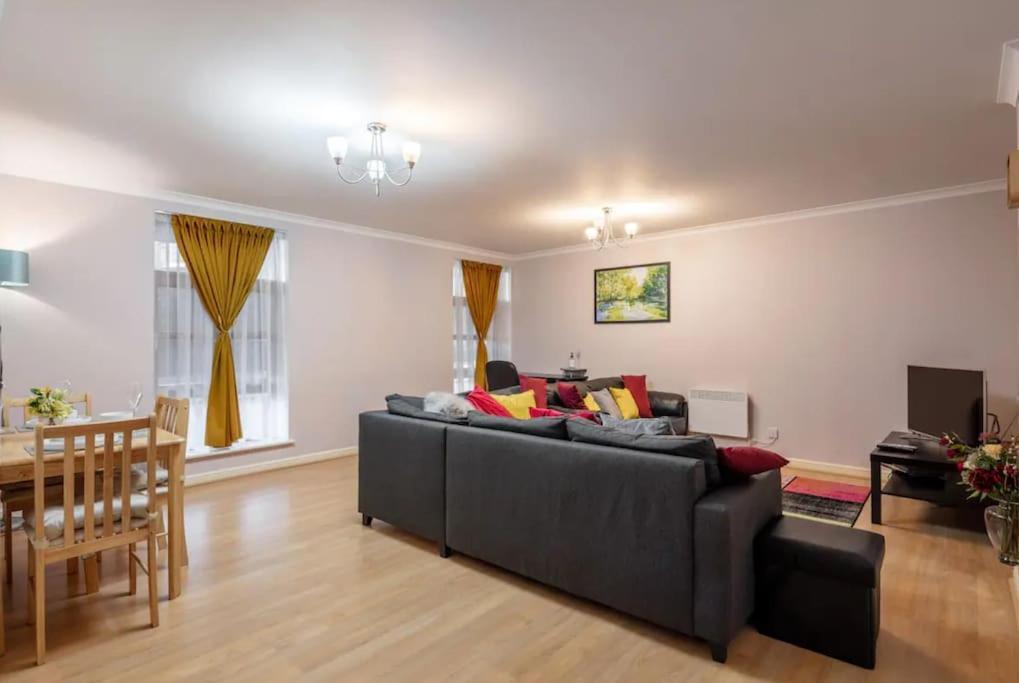 1 Bedroom Flat With Free Parking London Exterior photo