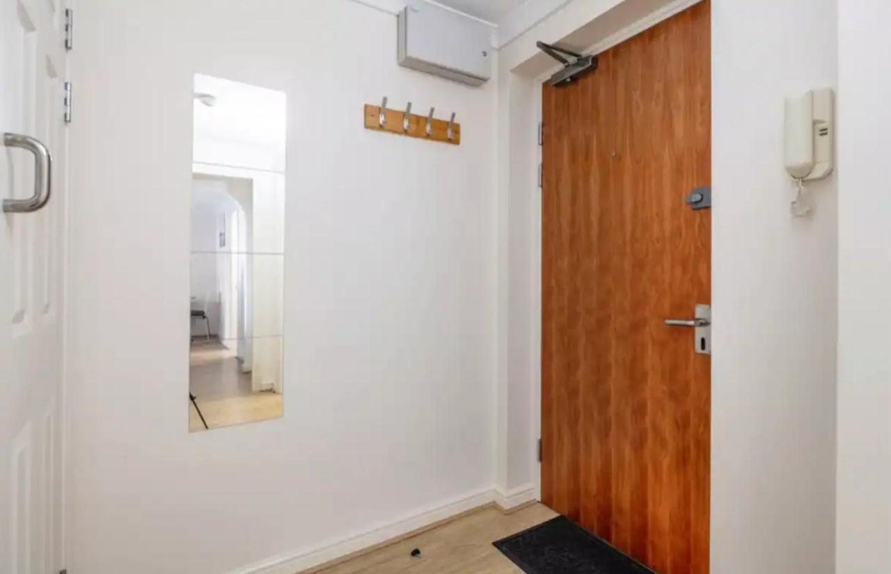 1 Bedroom Flat With Free Parking London Exterior photo